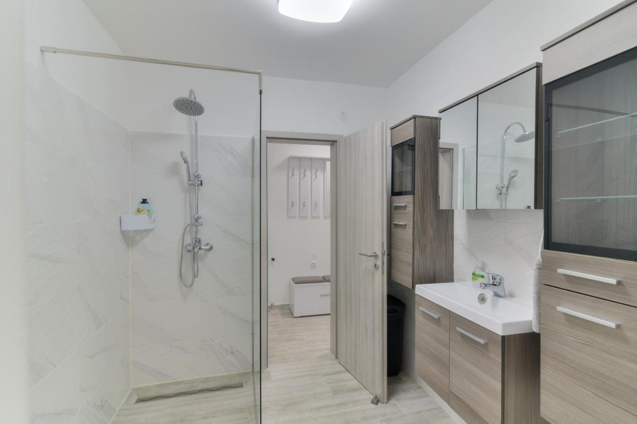 Demi II Apartment Senj  Luaran gambar
