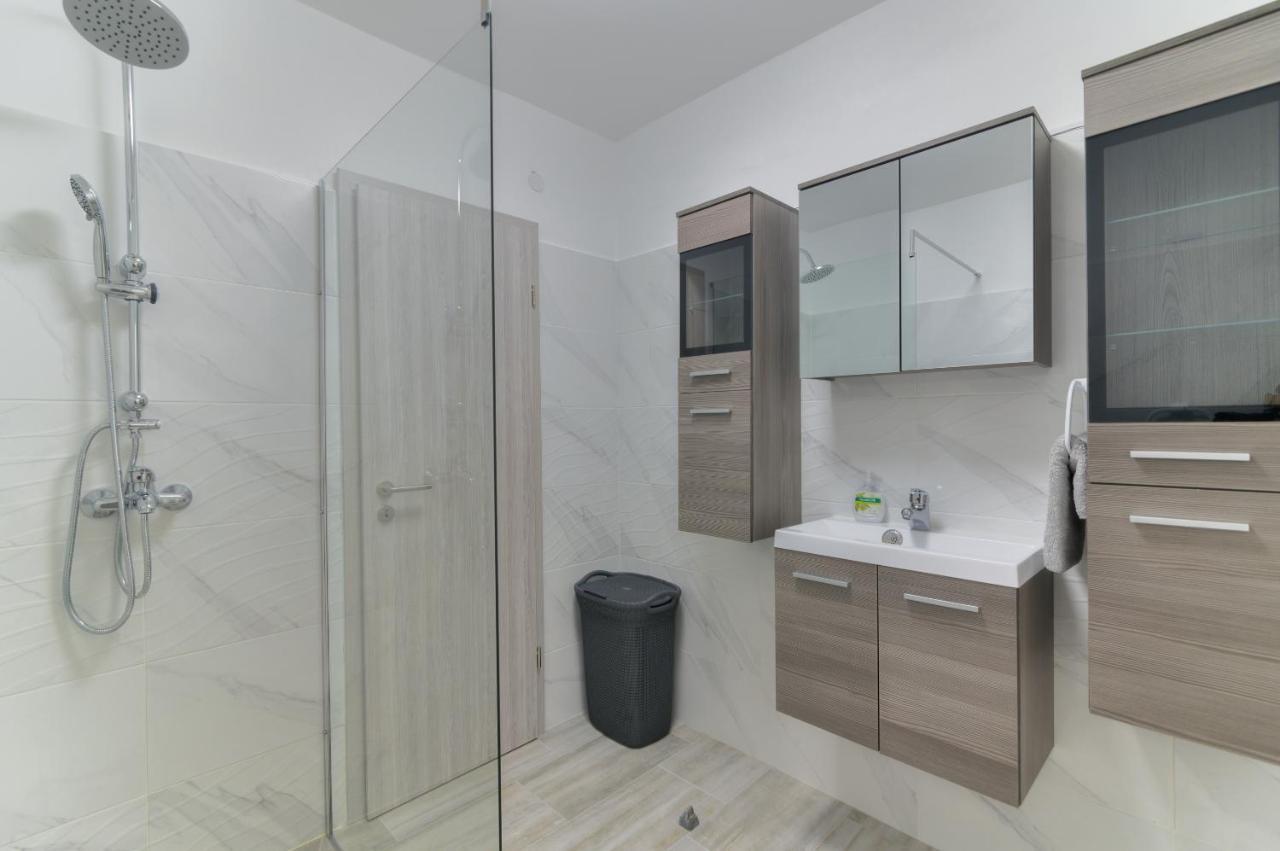 Demi II Apartment Senj  Luaran gambar