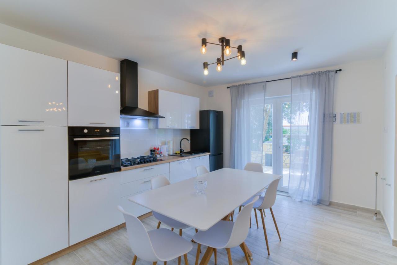 Demi II Apartment Senj  Luaran gambar