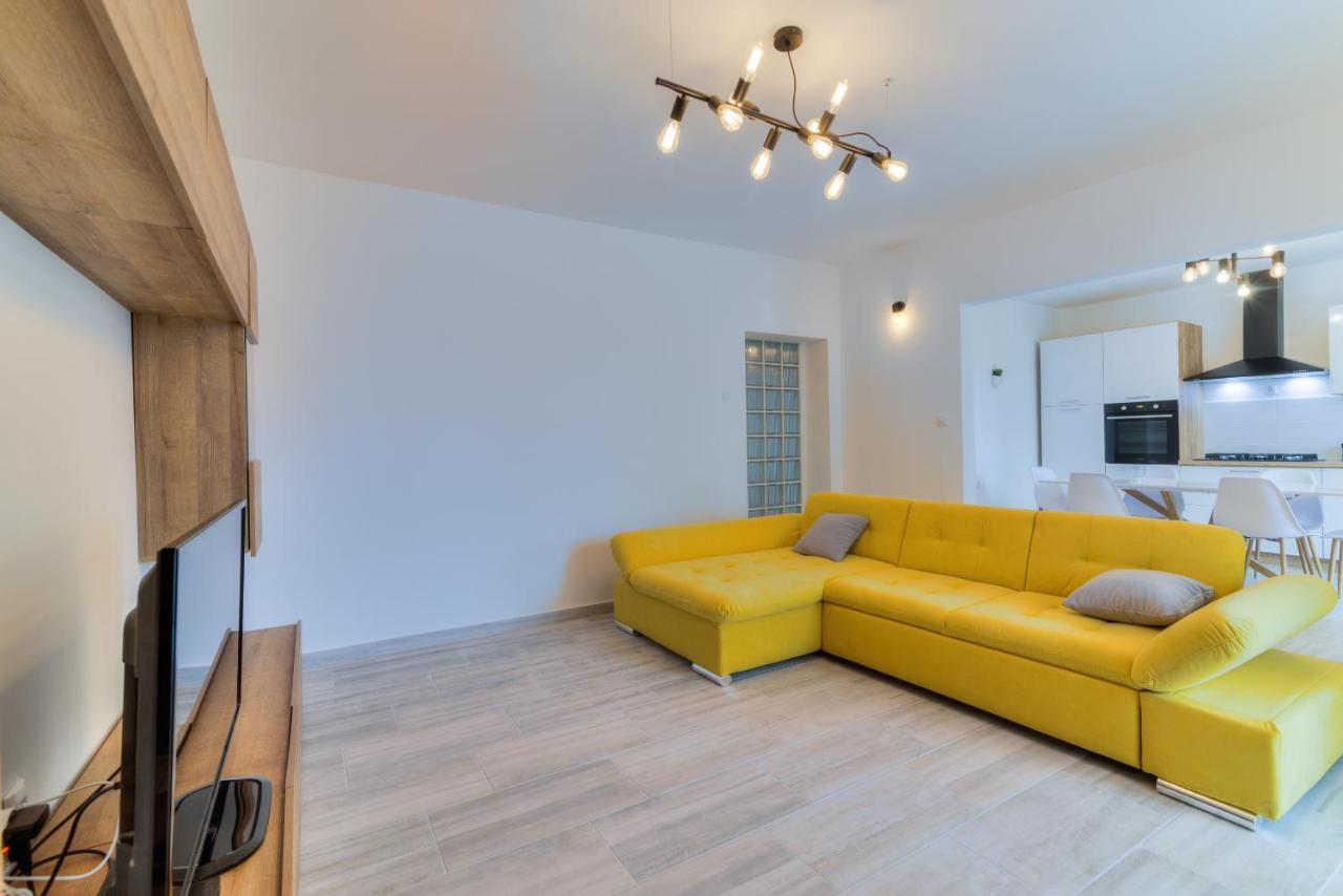 Demi II Apartment Senj  Luaran gambar